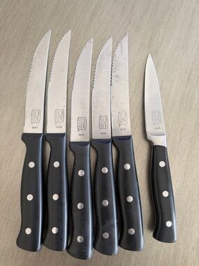 Chicago Cutlery Steak Knives 5 Steak Knives and Paring Knife EUC